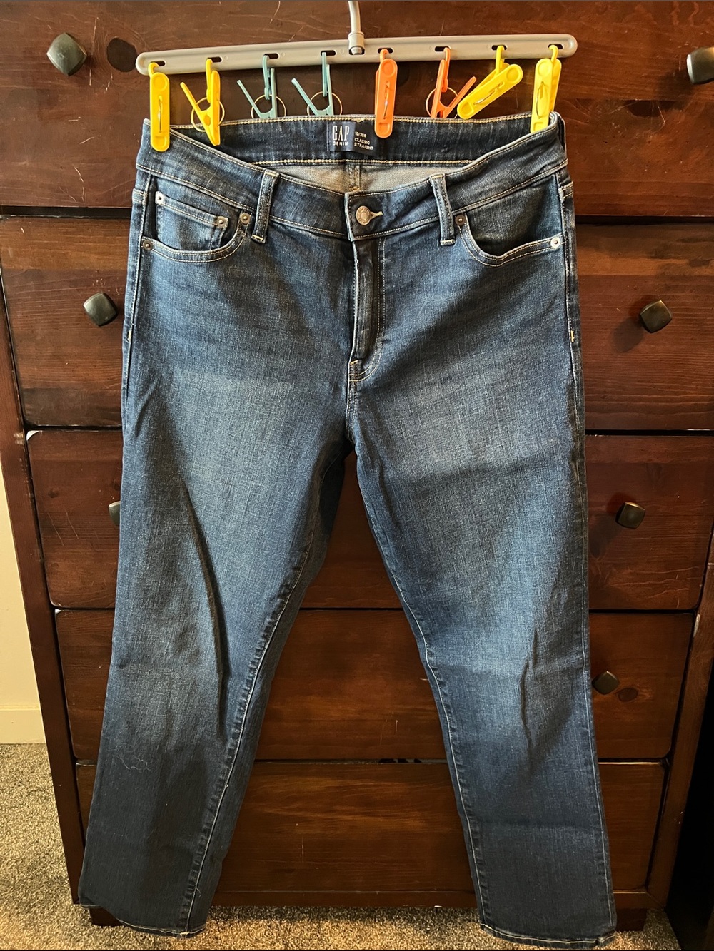 GAP Women’s Straight Leg Jeans in Medium Blue Wash
